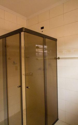 Casa à venda com 250m², 4 quartos e 4 vagas Casa à venda com 250m², 4 quartos e 4 vagasBanheiro