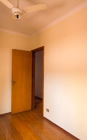 Casa à venda com 250m², 4 quartos e 4 vagas Casa à venda com 250m², 4 quartos e 4 vagasQuarto 1