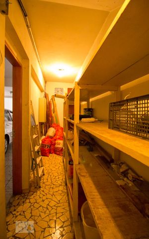 Casa à venda com 250m², 4 quartos e 4 vagas