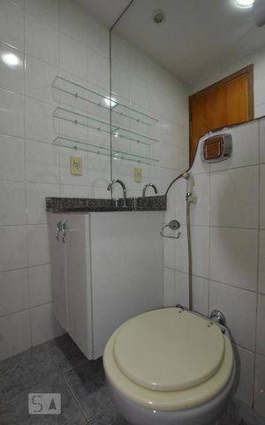 Apartamento à venda com 146m², 4 quartos e 3 vagasBanheiro da suite-