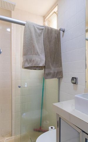 Apartamento à venda com 72m², 3 quartos e 1 vaga Apartamento à venda com 72m², 3 quartos e 1 vagaBanheiro da suíte