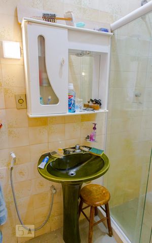 Casa de condomínio à venda com 98m², 3 quartos e 1 vaga Casa de condomínio à venda com 98m², 3 quartos e 1 vagaBanheiro da Suíte