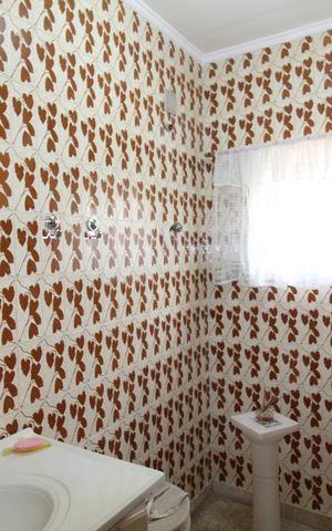 Casa à venda com 310m², 5 quartos e 2 vagasBanheiro 1 lavabo