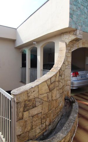Casa à venda com 310m², 5 quartos e 2 vagasFrente da casa