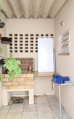 Casa à venda com 310m², 5 quartos e 2 vagasChurrasqueira
