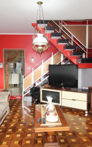 Casa à venda com 310m², 5 quartos e 2 vagasSala 2 tv