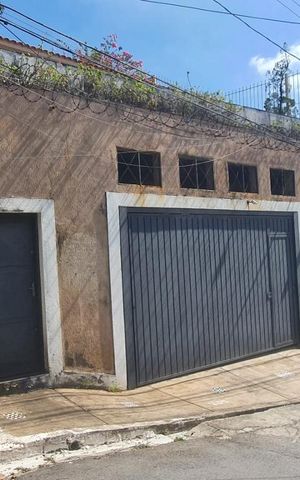 Casa à venda com 480m², 4 quartos e 4 vagasFachada