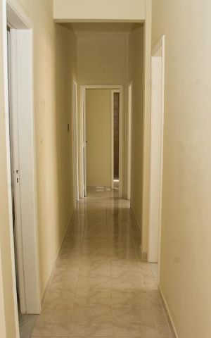 Apartamento à venda com 100m², 3 quartos e 1 vagacorredor do apartamento para os comodos 