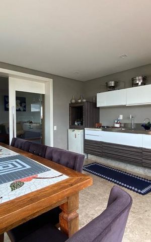 Apartamento à venda com 235m², 3 quartos e 4 vagas Apartamento à venda com 235m², 3 quartos e 4 vagasSacada
