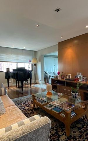 Apartamento à venda com 235m², 3 quartos e 4 vagas Apartamento à venda com 235m², 3 quartos e 4 vagasSala