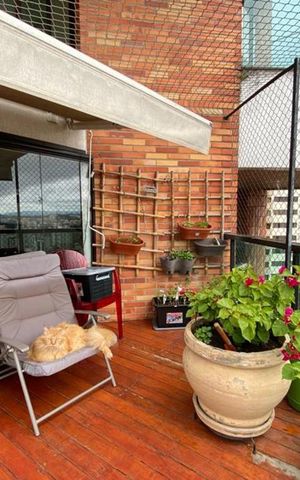 Apartamento à venda com 235m², 3 quartos e 4 vagas Apartamento à venda com 235m², 3 quartos e 4 vagasSacada
