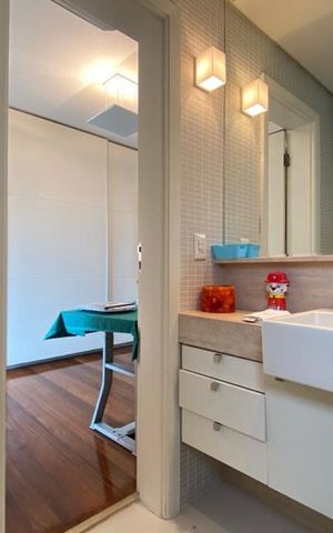 Apartamento à venda com 235m², 3 quartos e 4 vagas Apartamento à venda com 235m², 3 quartos e 4 vagasBanheiro da Suíte 1
