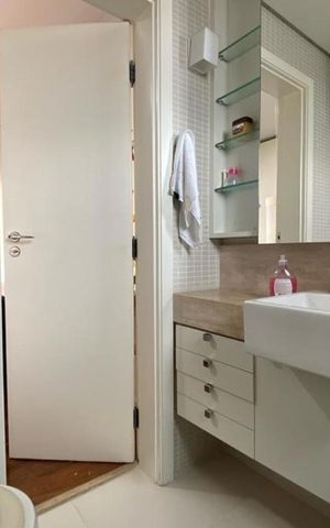 Apartamento à venda com 235m², 3 quartos e 4 vagas Apartamento à venda com 235m², 3 quartos e 4 vagasBanheiro da Suíte 2