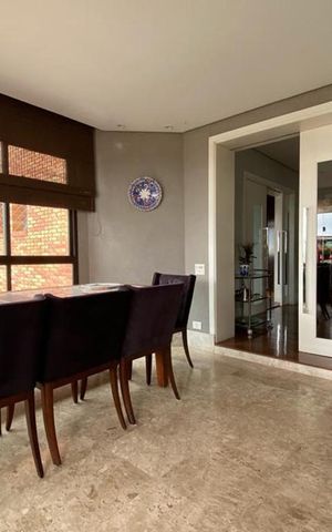 Apartamento à venda com 235m², 3 quartos e 4 vagas Apartamento à venda com 235m², 3 quartos e 4 vagasSacada