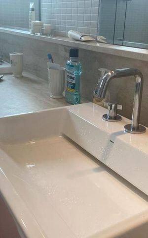 Apartamento à venda com 235m², 3 quartos e 4 vagas Apartamento à venda com 235m², 3 quartos e 4 vagasBanheiro - Torneira
