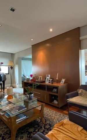 Apartamento à venda com 235m², 3 quartos e 4 vagas Apartamento à venda com 235m², 3 quartos e 4 vagasSala