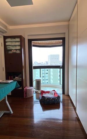 Apartamento à venda com 235m², 3 quartos e 4 vagas Apartamento à venda com 235m², 3 quartos e 4 vagasSuíte 1