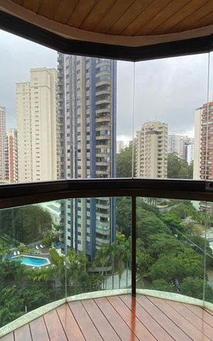 Apartamento à venda com 235m², 3 quartos e 4 vagas Apartamento à venda com 235m², 3 quartos e 4 vagasSuíte 2
