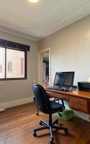 Apartamento à venda com 235m², 3 quartos e 4 vagas Apartamento à venda com 235m², 3 quartos e 4 vagasEscritório