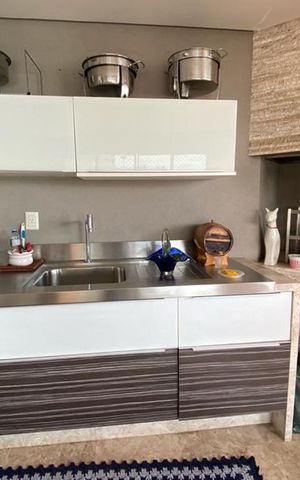 Apartamento à venda com 235m², 3 quartos e 4 vagas Apartamento à venda com 235m², 3 quartos e 4 vagasChurrasqueira