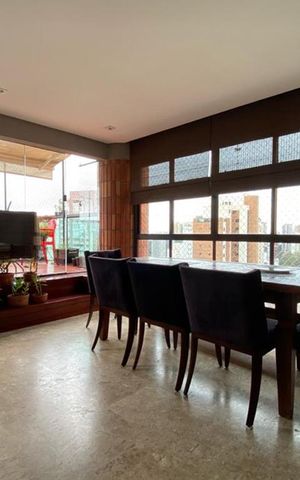 Apartamento à venda com 235m², 3 quartos e 4 vagas Apartamento à venda com 235m², 3 quartos e 4 vagasSacada