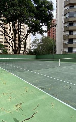 Apartamento à venda com 235m², 3 quartos e 4 vagas Apartamento à venda com 235m², 3 quartos e 4 vagasQuadra Esportiva