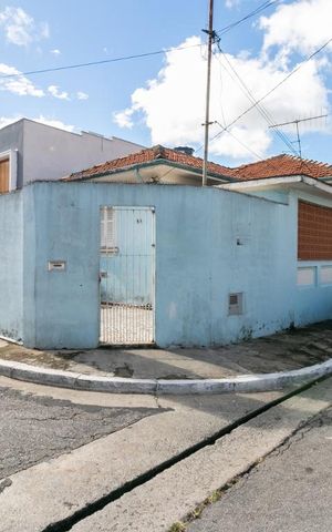 Casa à venda com 180m², 3 quartos e 4 vagasFachada