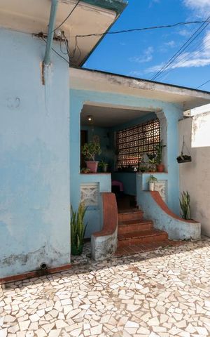 Casa à venda com 180m², 3 quartos e 4 vagasFachada Quintal