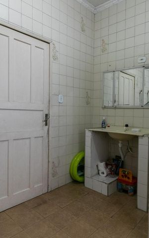 Casa à venda com 180m², 3 quartos e 4 vagasBanheiro