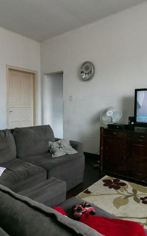 Casa à venda com 180m², 3 quartos e 4 vagasSala