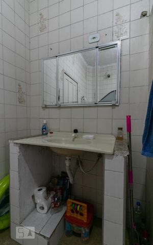 Casa à venda com 180m², 3 quartos e 4 vagasBanheiro
