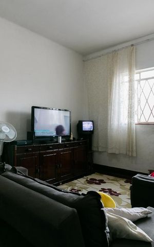 Casa à venda com 180m², 3 quartos e 4 vagasSala