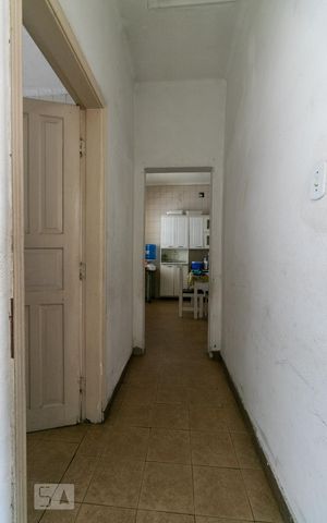 Casa à venda com 180m², 3 quartos e 4 vagasCorredor