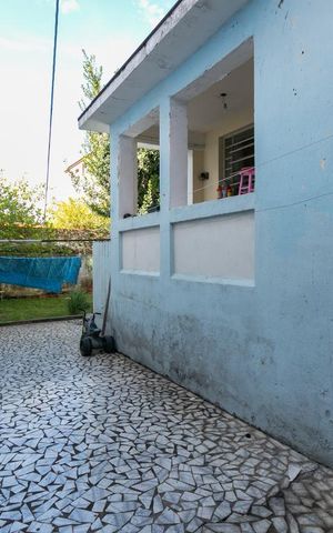 Casa à venda com 180m², 3 quartos e 4 vagasQuintal