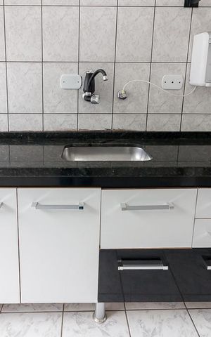 Apartamento para alugar com 50m², 2 quartos e 1 vagaCozinha - pia e gabinete