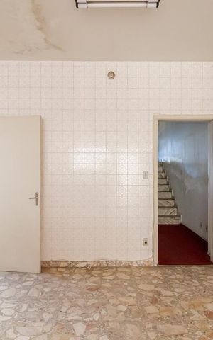 Casa à venda com 282m², 4 quartos e 3 vagas Casa à venda com 282m², 4 quartos e 3 vagasSala de Jantar