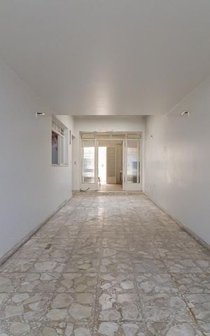 Casa à venda com 282m², 4 quartos e 3 vagas Casa à venda com 282m², 4 quartos e 3 vagasGaragem