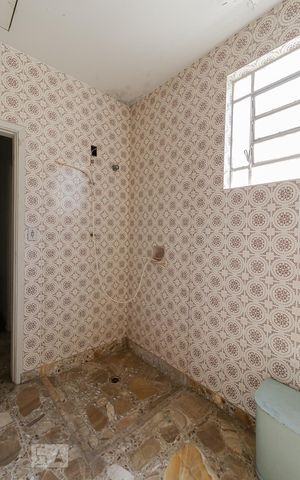 Casa à venda com 282m², 4 quartos e 3 vagas Casa à venda com 282m², 4 quartos e 3 vagasBanheiro Corredor