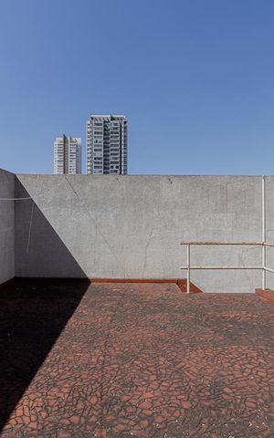 Casa à venda com 282m², 4 quartos e 3 vagas Casa à venda com 282m², 4 quartos e 3 vagasÁrea externa