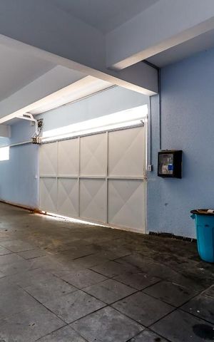 Casa à venda com 450m², 3 quartos e 3 vagas Casa à venda com 450m², 3 quartos e 3 vagasGaragem