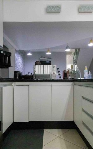 Casa à venda com 350m², 3 quartos e 2 vagas Casa à venda com 350m², 3 quartos e 2 vagasCozinha