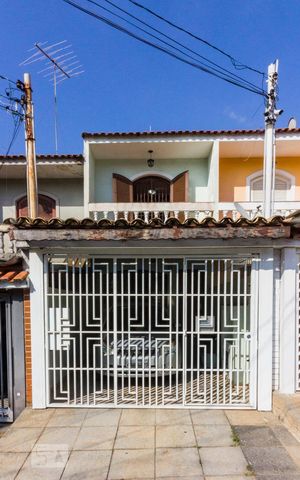 Casa para alugar com 120m², 2 quartos e 1 vagaFachada