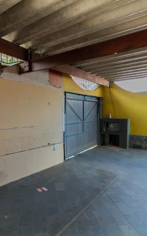 Casa à venda com 300m², 3 quartos e 4 vagas Casa à venda com 300m², 3 quartos e 4 vagasGaragem