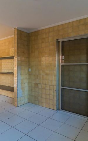 Casa à venda com 300m², 3 quartos e 4 vagas Casa à venda com 300m², 3 quartos e 4 vagasCopa