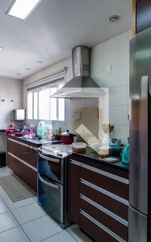 Apartamento à venda com 200m², 4 quartos e 3 vagas Apartamento à venda com 200m², 4 quartos e 3 vagasCozinha