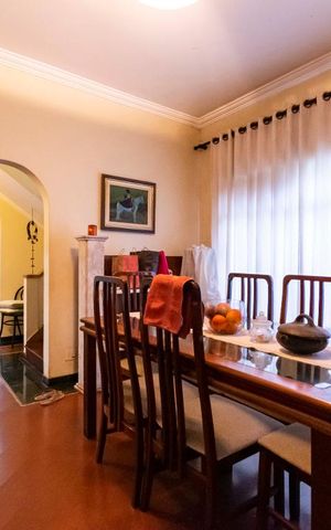 Casa à venda com 422m², 5 quartos e 3 vagas1o. Andar - Sala