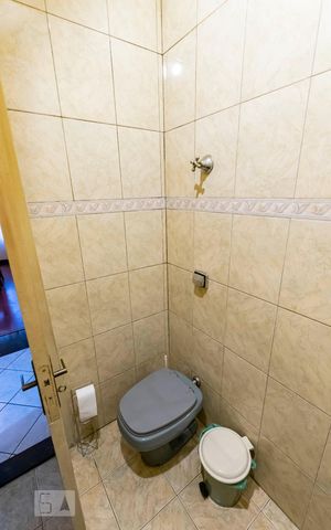 Casa à venda com 422m², 5 quartos e 3 vagas1o. Andar - Lavabo