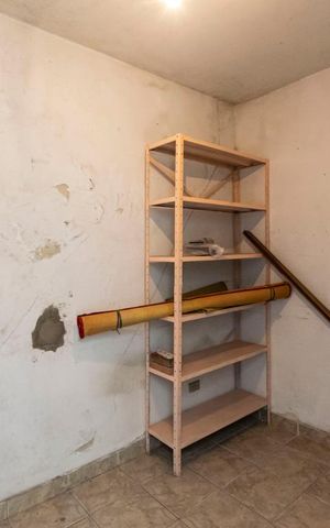 Casa à venda com 422m², 5 quartos e 3 vagasFundos - Quarto de serviço