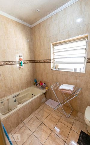Casa à venda com 422m², 5 quartos e 3 vagas2o. Andar - Banheiro social