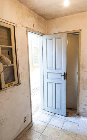 Casa à venda com 422m², 5 quartos e 3 vagasFundos - Quarto de serviço